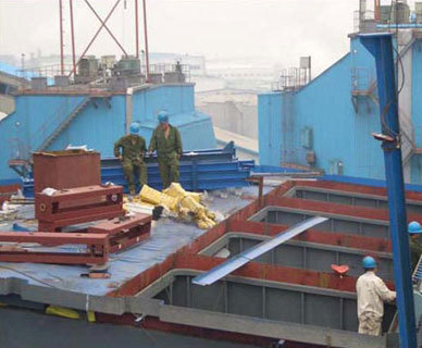 防腐蝕抗結露(lù)烘幹機袋(dài)式除塵器 防(fáng)腐蝕抗結露烘幹機袋式除(chú)塵器